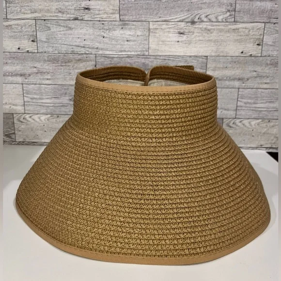 Neocutis Lumière Illuminating & Tightening Eye Cream ➕Neocutis Sun Hat - Picture 9 of 15